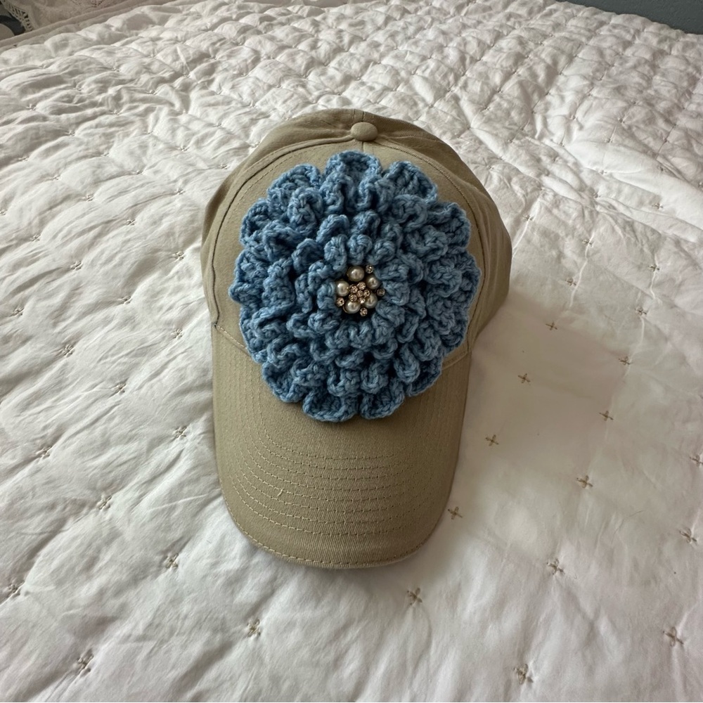 Beige Cap with Blue Crochet Flower NWOT - Picture 2 of 5